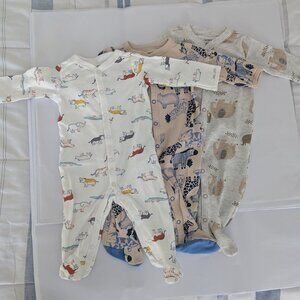 Set of 3 like new Carter's sleep and play pajamas 6m